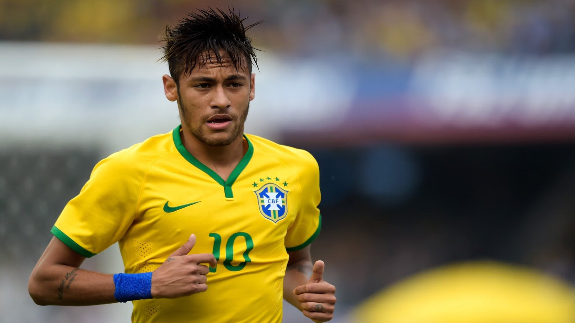 体育场馆智能售卖机投入使用，方便观众购物，体育场设备