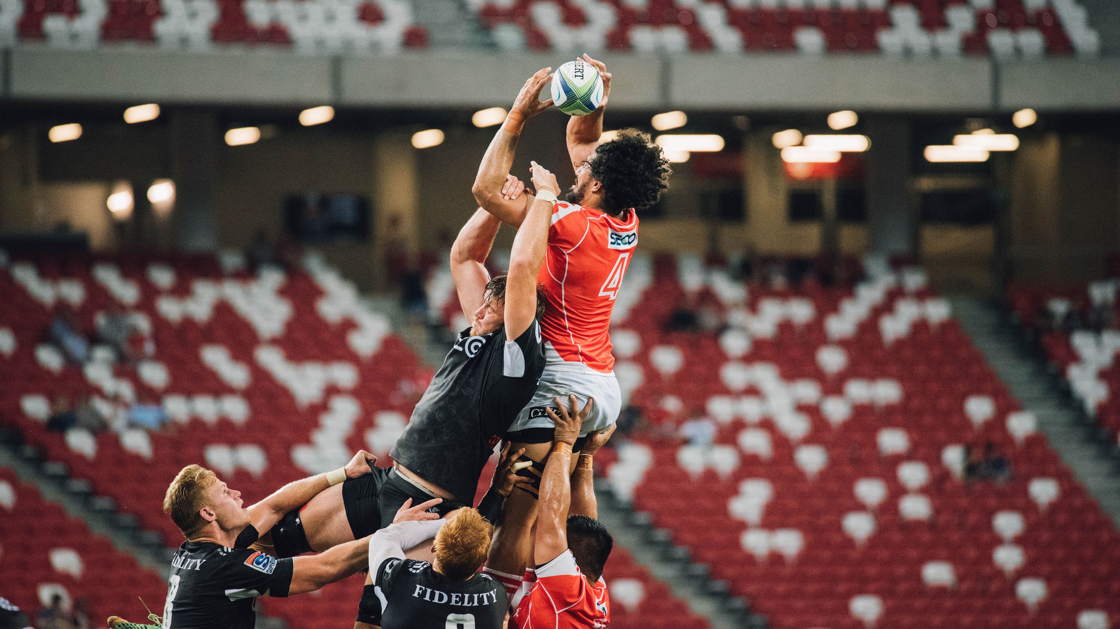 赛事焦点人物采访引共鸣，典型人物采访