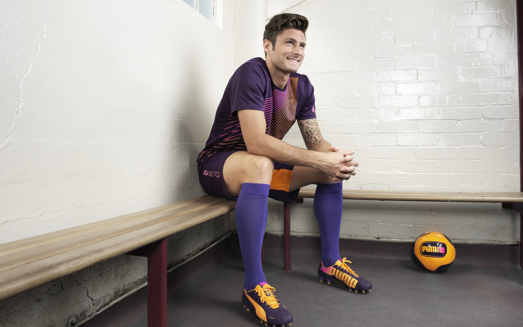 梅西在迈阿密论坛谈及巴黎生涯，表示不愉快的足球经历，梅西出场巴黎