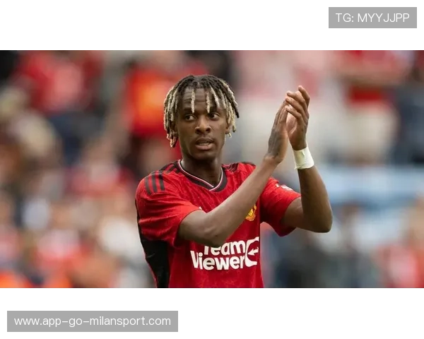 曼联青训新星展现实力，球队重回巅峰指日可待